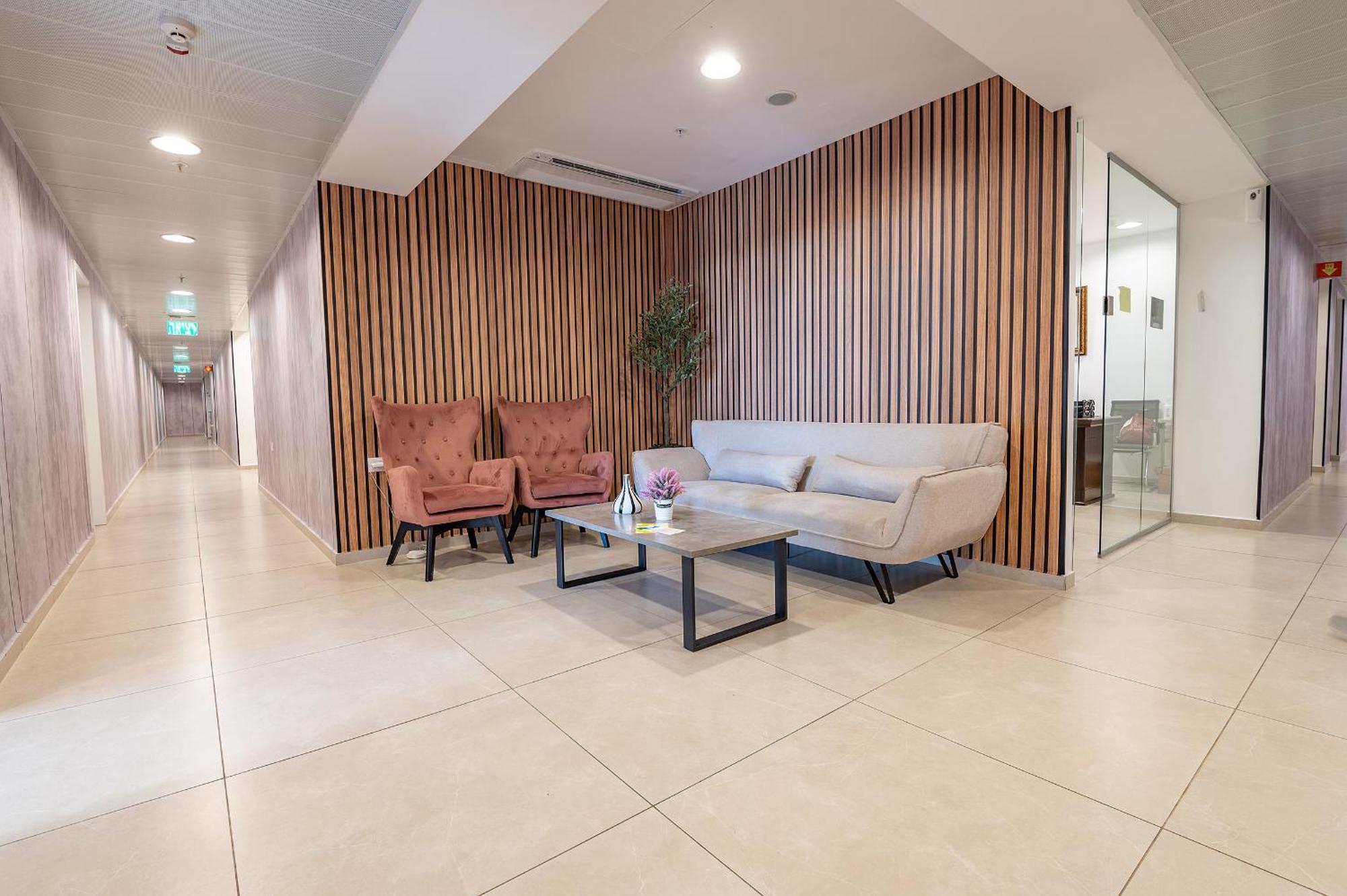 Hi-Yam Seaview Apartments & Suites - יש ממ"ד Бат Ям Екстериор снимка
