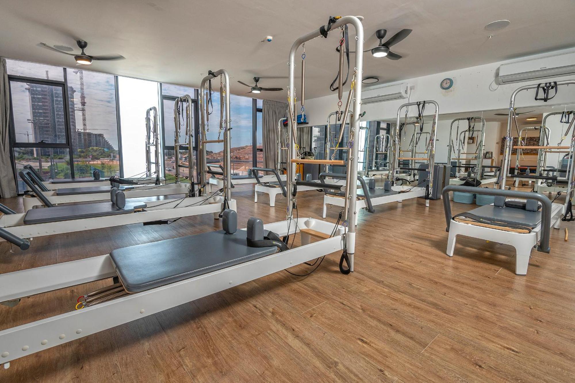 Hi-Yam Seaview Apartments & Suites - יש ממ"ד Бат Ям Екстериор снимка