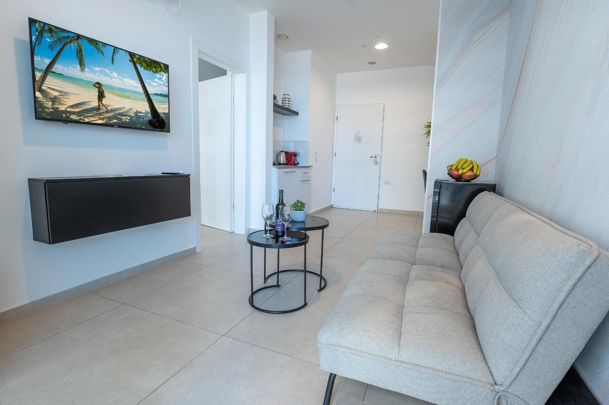 Hi-Yam Seaview Apartments & Suites - יש ממ"ד Бат Ям Стая снимка