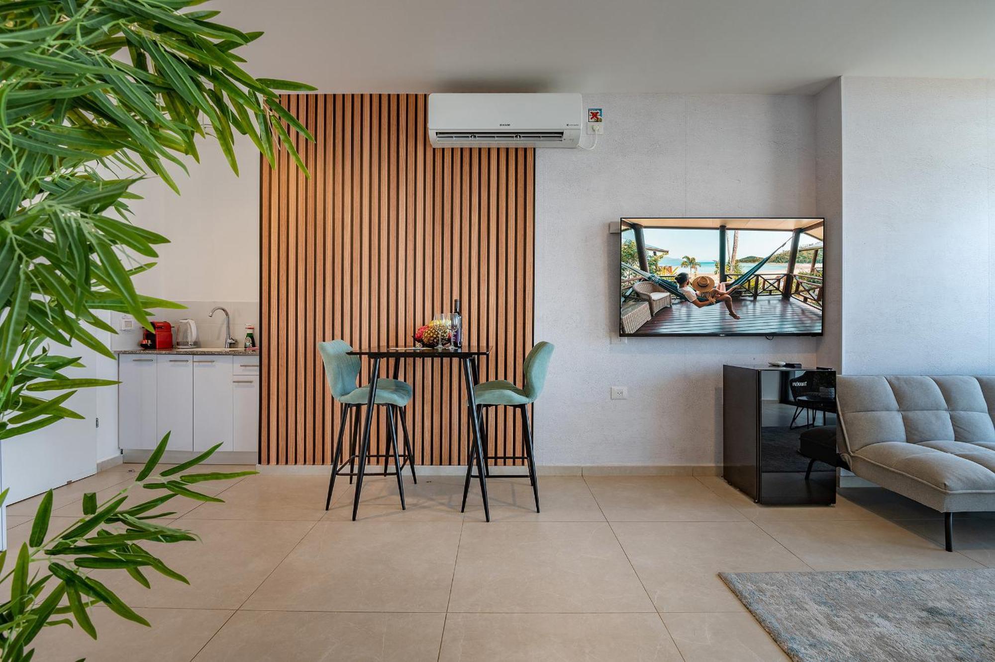 Hi-Yam Seaview Apartments & Suites - יש ממ"ד Бат Ям Стая снимка