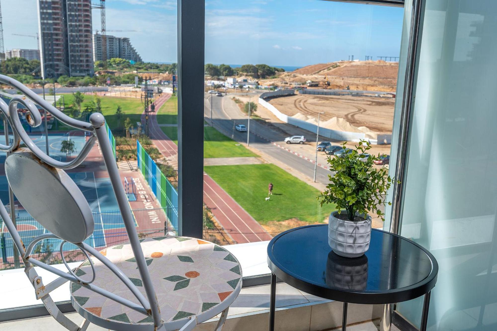 Hi-Yam Seaview Apartments & Suites - יש ממ"ד Бат Ям Стая снимка