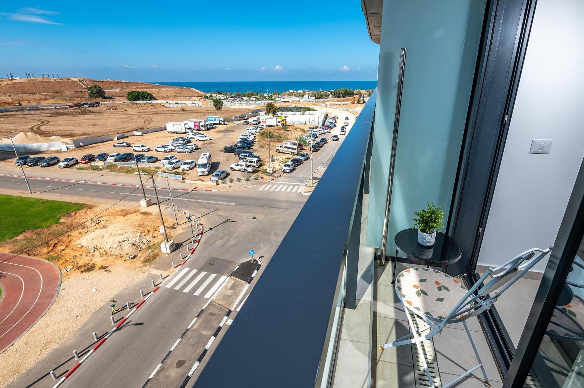 Hi-Yam Seaview Apartments & Suites - יש ממ"ד Бат Ям Стая снимка